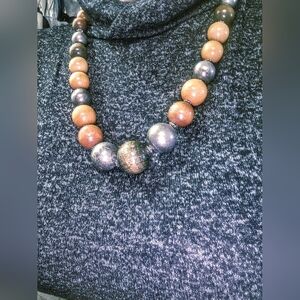 Chic Metallic and Wood Beaded Necklace